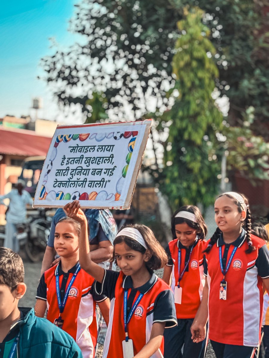 EnablngL's tweet photo. In Satana, our students organized a neighborhood rally to spread awareness about the harmful effects of excessive screen time. For these 150 students, this rally was their first opportunity to actively create an impact within their community. 

Read More:
https://t.co/Dn5WhRPKso https://t.co/yuzX71Tqj3