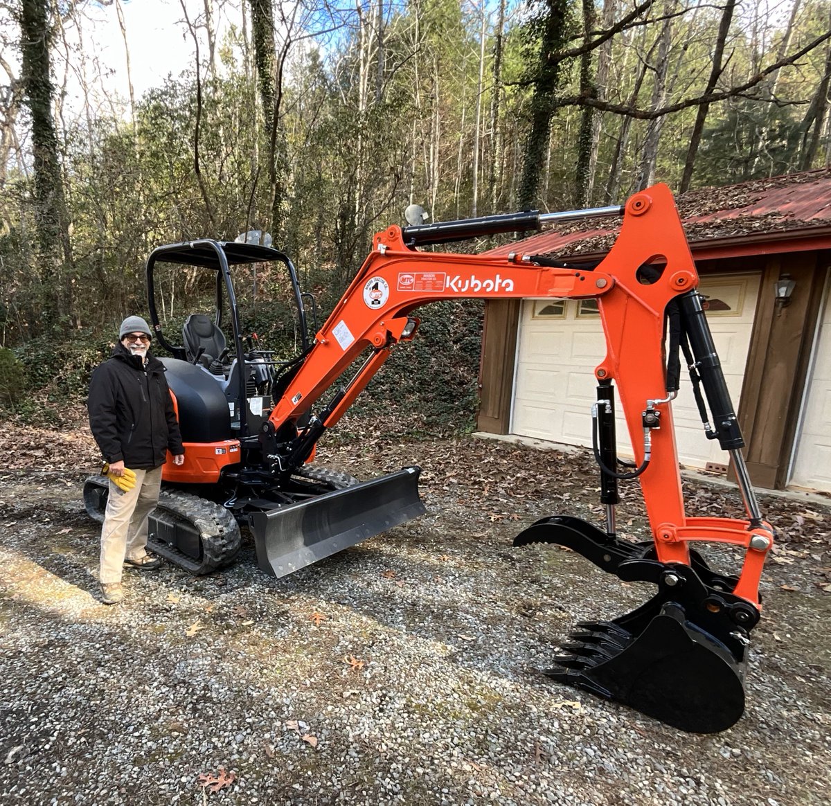 It was a pleasure to work with Don Cotton on his Kubota U35 purchase! 

#KubotaConstruction #KubotaCountry #MasonTractor #MTC