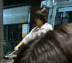 ค่ายเม้กมีปาร์ตี้หมูกระทะกันเหรอ5555 
แล้วข้างหลังนั้นเชฟน้าปอนกำลังย่างหมูอยู่ซินะ55555555555