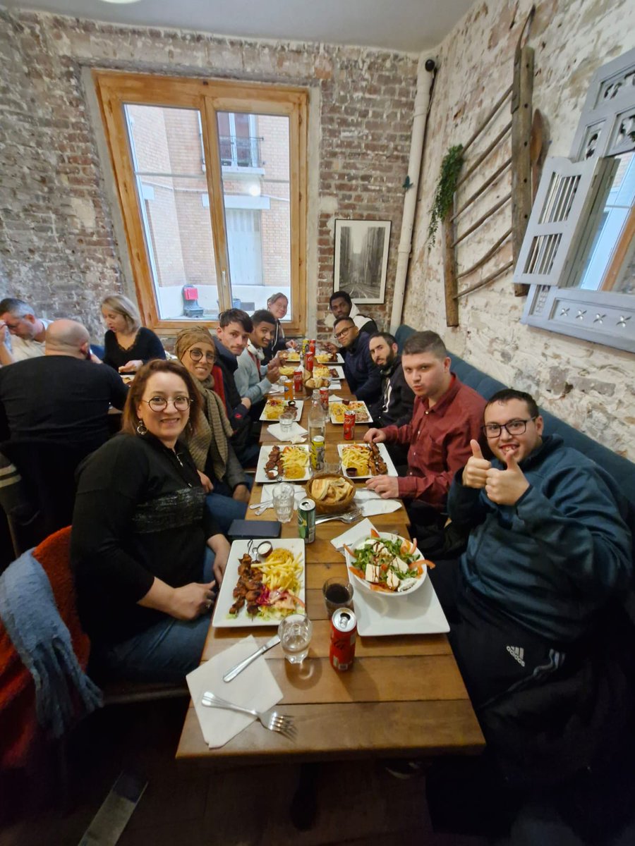 ✨[#SORTIE] Les résidents du Foyer de Villemer ont profité d'une journée magique à #Paris ! 🍽️ Repas gourmand, puis croisière nocturne sur la Seine sous les illuminations. Une escapade inoubliable qui a émerveillé chacun.
#handicap #inclusion