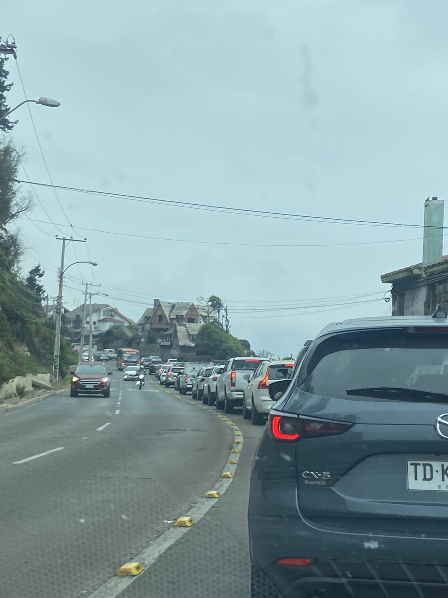 PatricioGaticaM's tweet photo. A ESTA HORA: Atención automovilistas,congestión en avenida Jorge Montt desde # Reñaca a #ViñadelMar  @TTIValparaiso @g5_noticias #SemanaSanta #taco #congestion #vehículos @g5_noticias @margamargatv https://t.co/cmQCy290Z3