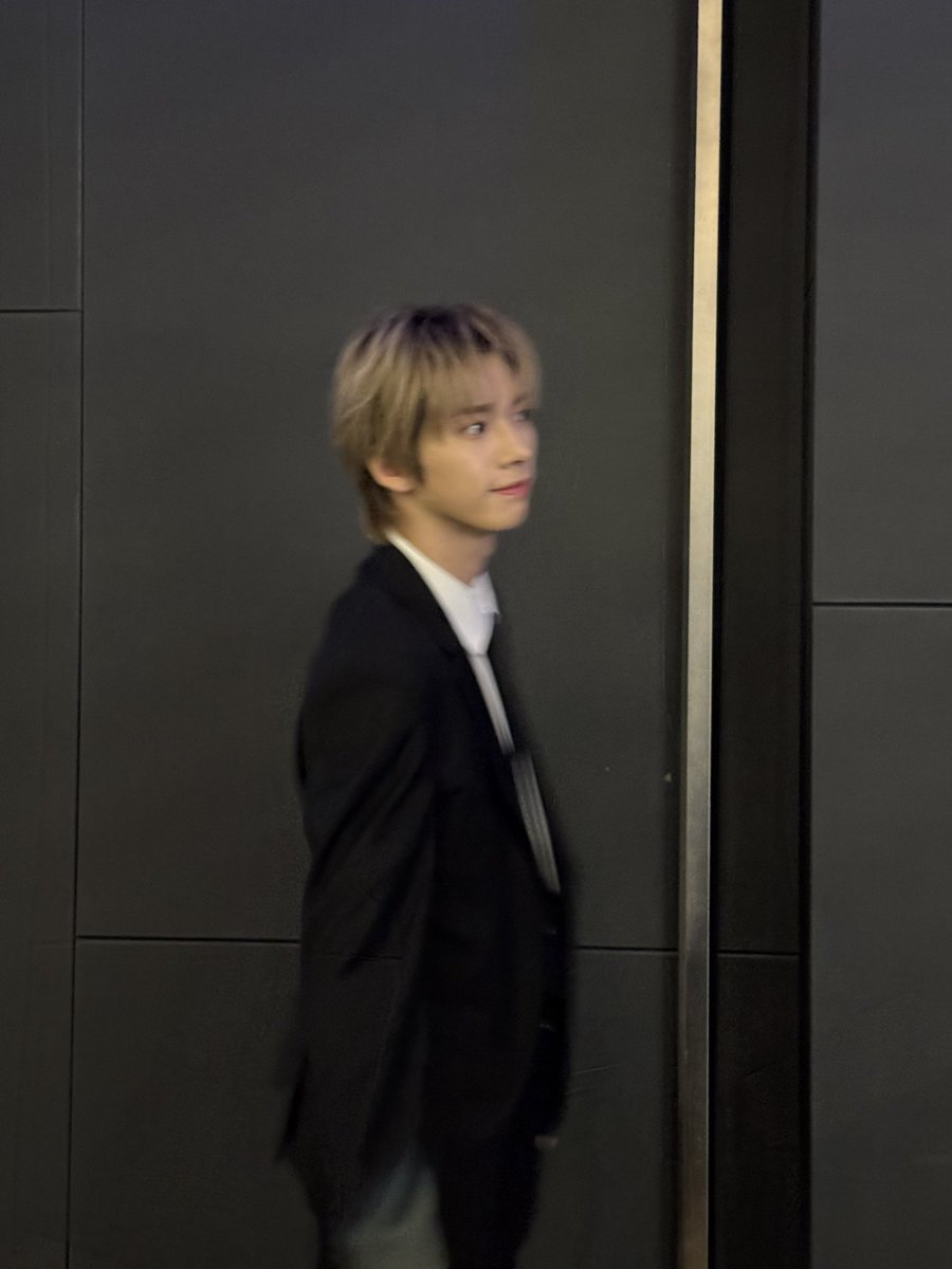 whib_official's tweet photo. 므앙 •_•

#WHIB #휘브
#JINBEOM #진범 https://t.co/0kAbb6sLPb