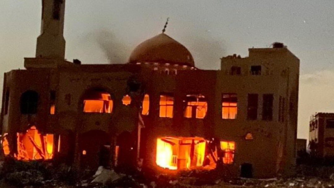 يا رب إنهم طغوا في البلاد
وأكثروا فيها الفساد
فصُبَّ عليهم سوط عذاب!