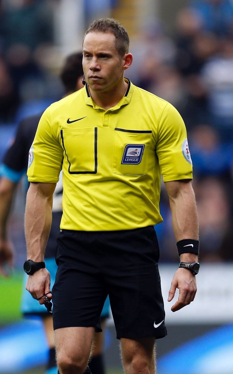 El_Loco_Jo's tweet image. *Referee Thread*

Apologies in advance

After the PGMOL has sent Leeds United yet another letter of apology regarding a refs performance, I'm sure you'll be chuffed to see another favourite back. The referee for Stoke on Thursday will be Staffordshire referee Stephen Martin
#lufc