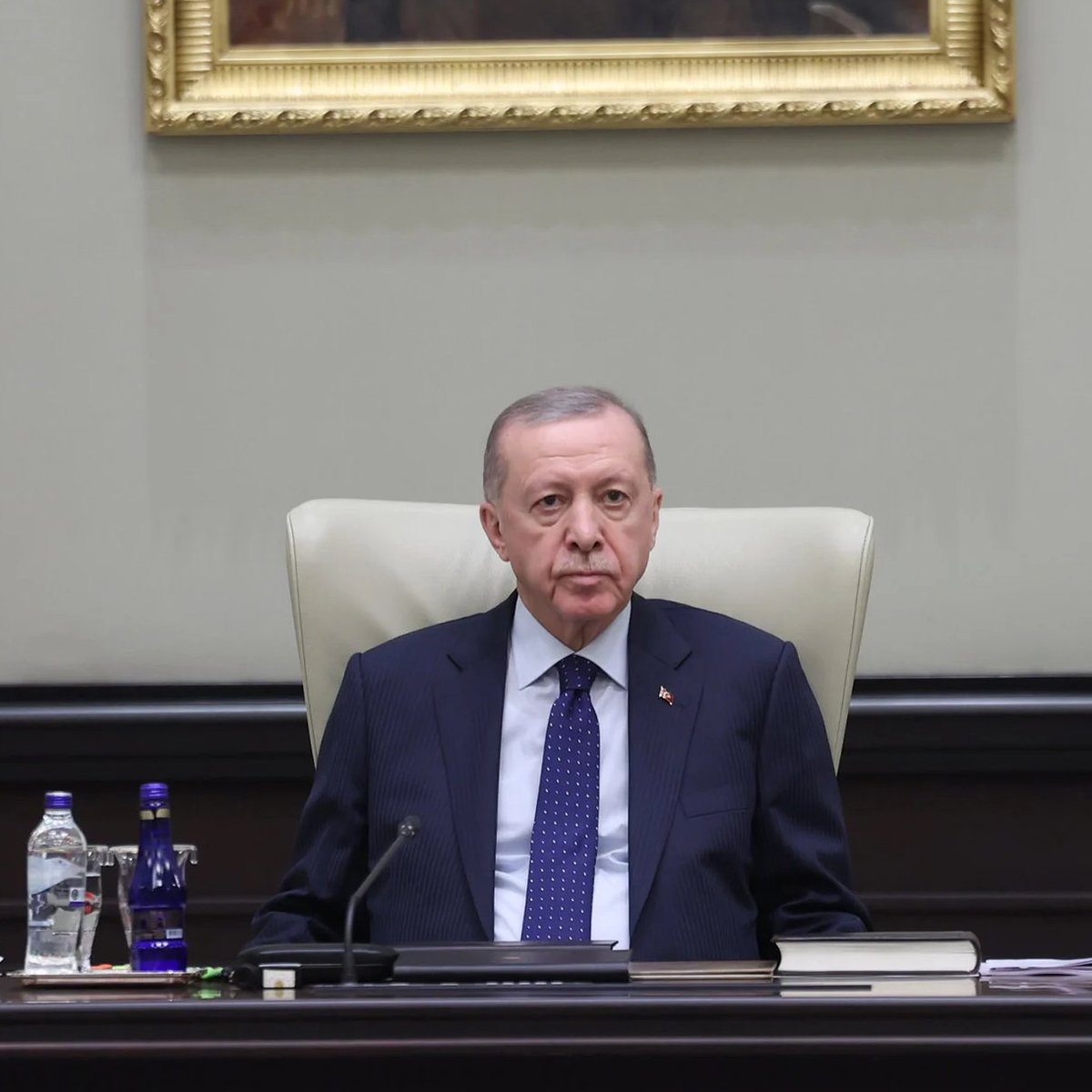 Kabine, Cumhurbaşkanı Erdoğan başkanlığında toplandı.

Konu: Asgari Ücret.