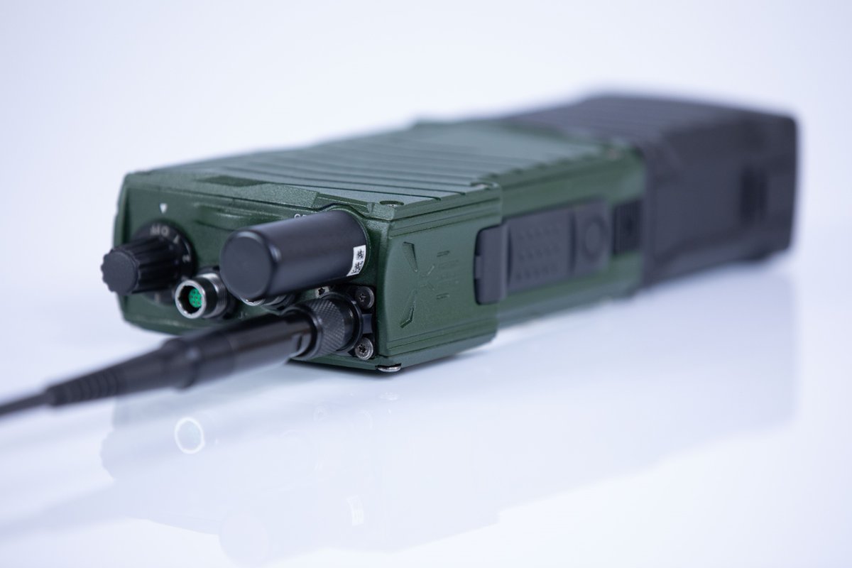 WBGroup_PL's tweet image. Gen. bryg. Artur Kuptel, szef @AgencjaUzbr.ojenia, zatwierdził orzeczenie  z badań kwalifikacyjnych Radiostacji Osobistej (#PERAD) opracowanej w ramach pracy rozwojowej pod nazwą "Zaawansowane  Indywidualne Systemy Walki kryptonim TYTAN". Otwiera to drogę do zamówień sprzętu