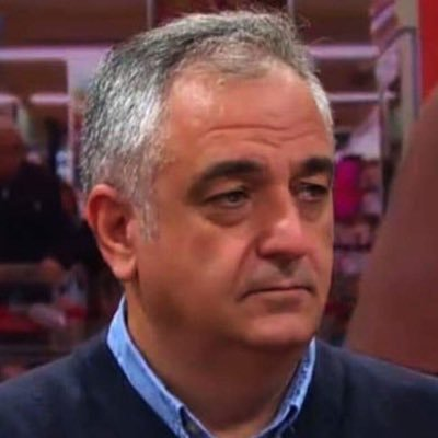 Navidades austeras. Miguel Calvete, director de INDECOM (Instituto de Estudios de Consumo Masivo) dijo a <a href="/Radio_770/">Radio República AM 770 📻</a> que el consumo en la víspera de Navidad "mostró una caída de entre el 10 y el 13% con respecto a la Navidad de 2023", confirmó que "hay una caída en el poder de