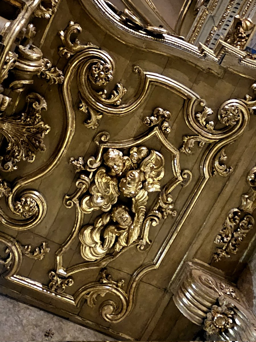 turinepi's tweet photo. Almost Christmas 🎄 in #turin and we have some last errands to run 🎅🏻 in #torino 🐃 our churches are beautifully gilded ✨️ https://t.co/0WPD6Q9Sor 🍫 for our new post about our #chocofest 🍩 and all our customized services 🤩 get in touch 📧 to book #happyholidays from Italy 🇮🇹 https://t.co/FI4MnVzUuE