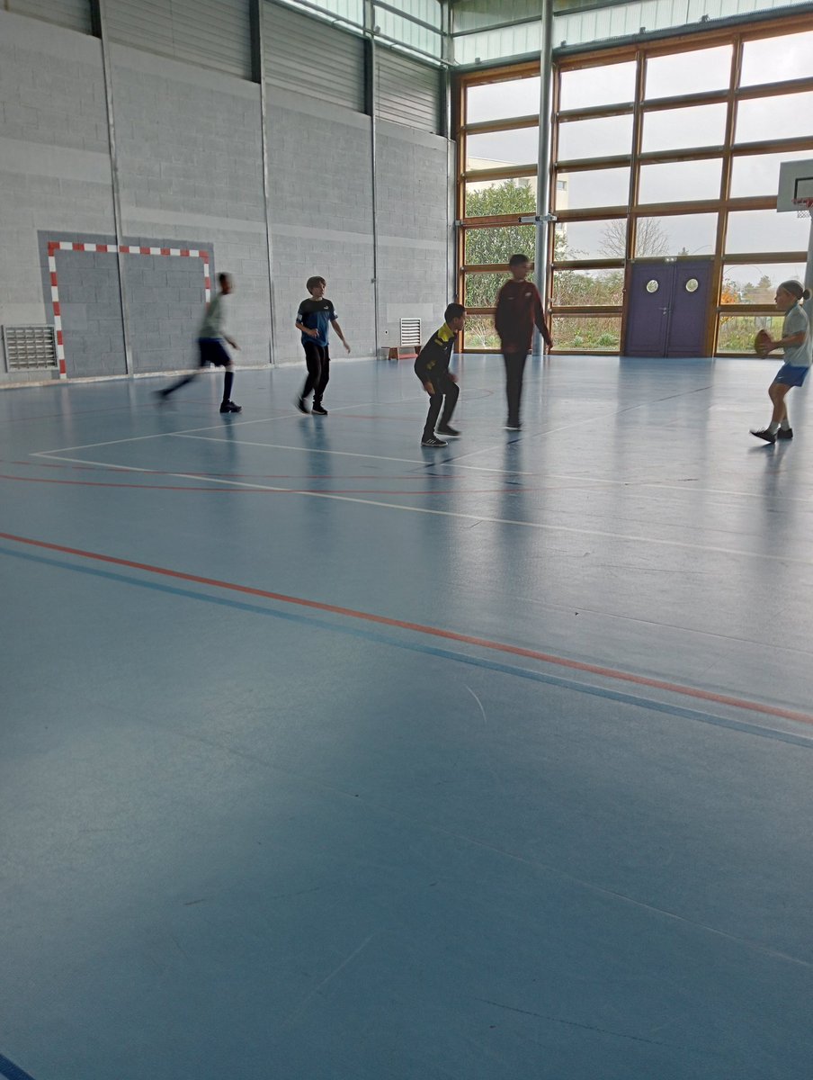Stage passeport jeunes sur le thème des sports américains 23, 24, 26 et 27 décembre. Aujourd'hui football américain. <a href="/usepnationale/">USEP nationale</a>