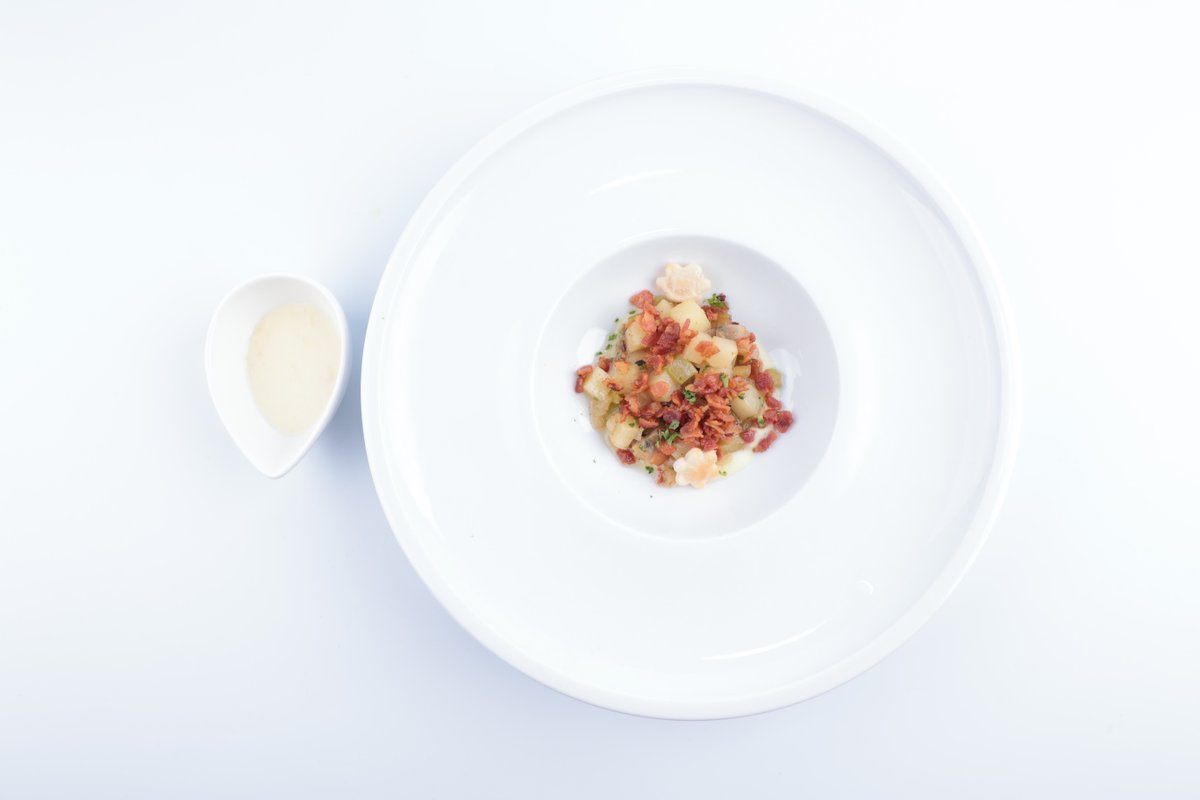 acfchefs's tweet photo. Whether you're enjoying the traditional version or a more contemporary take, Clam Chowder is a great dish to warm you up in the winter months! #acfchefs #NCR

Read the Article Here: https://t.co/wjyGle2y66 https://t.co/zdEFD3Z1sT