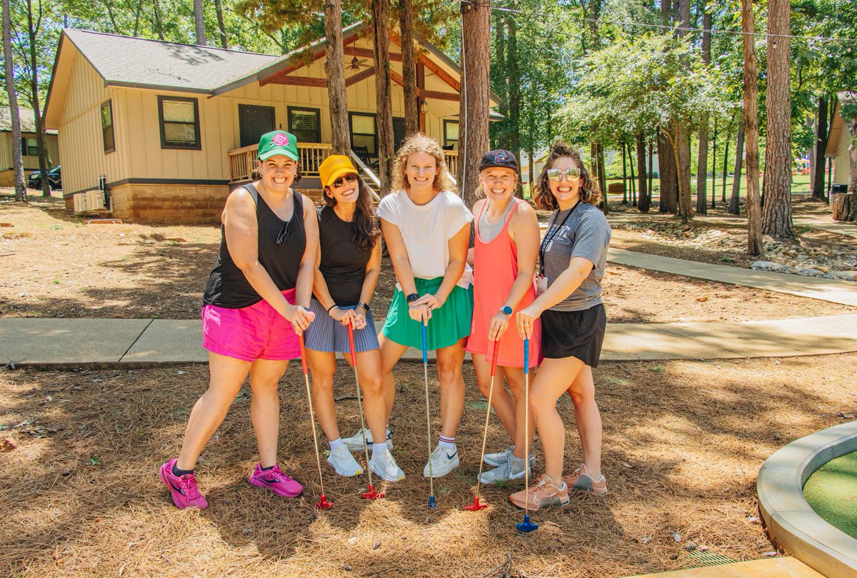 Putt putt with the girls 💁‍♀️⛳️