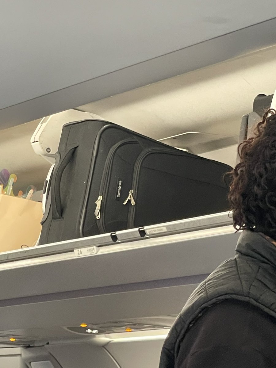 DrewJSlocum's tweet photo. @AmericanAir y'all are terrible.. I've flown the last 3 years just about every weekend with my bag.. which is smaller than the one below.. and have had 0 issues with it going in the plane and in the overhead. No today there is an issue with mine has to go under the plane.. Pricks https://t.co/6M0fOsJ2EC