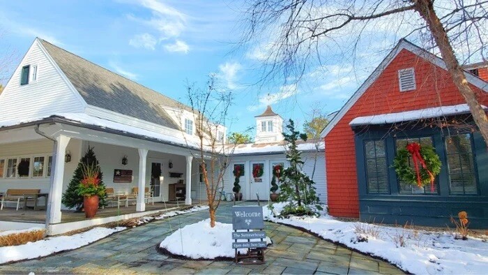 ThePinehills's tweet photo. The Pinehills Summerhouse 2024 Winter Holiday Hours. Sales &amp; Administrative Offices will be closed:
🎄 For Christmas on Tuesday 12/24 &amp; Wednesday 12/25
🍾 For New Years on Tuesday 12/31 &amp; Wednesday 1/1
Make an appointment at 508 209 2000 or here 👉 https://t.co/OzeozW3yj1 https://t.co/R2RFZOKOAn