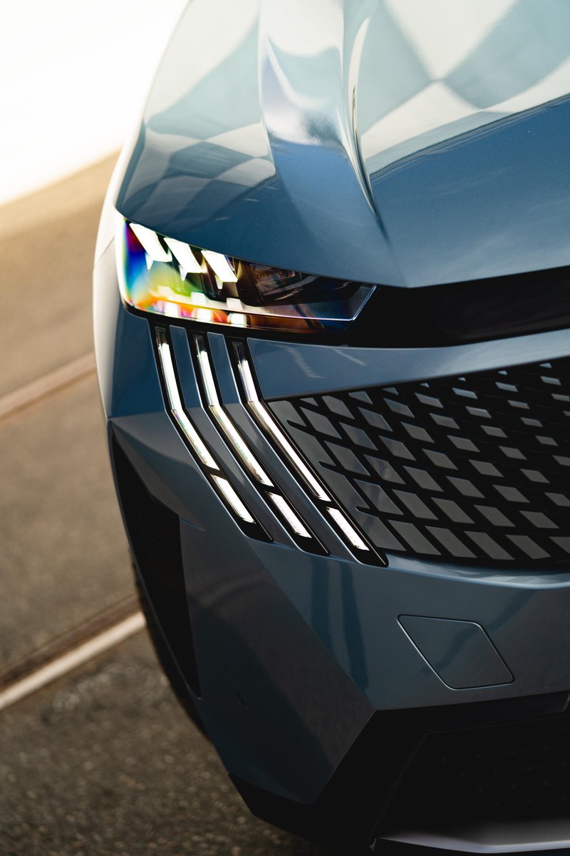 Peugeot France tweet media