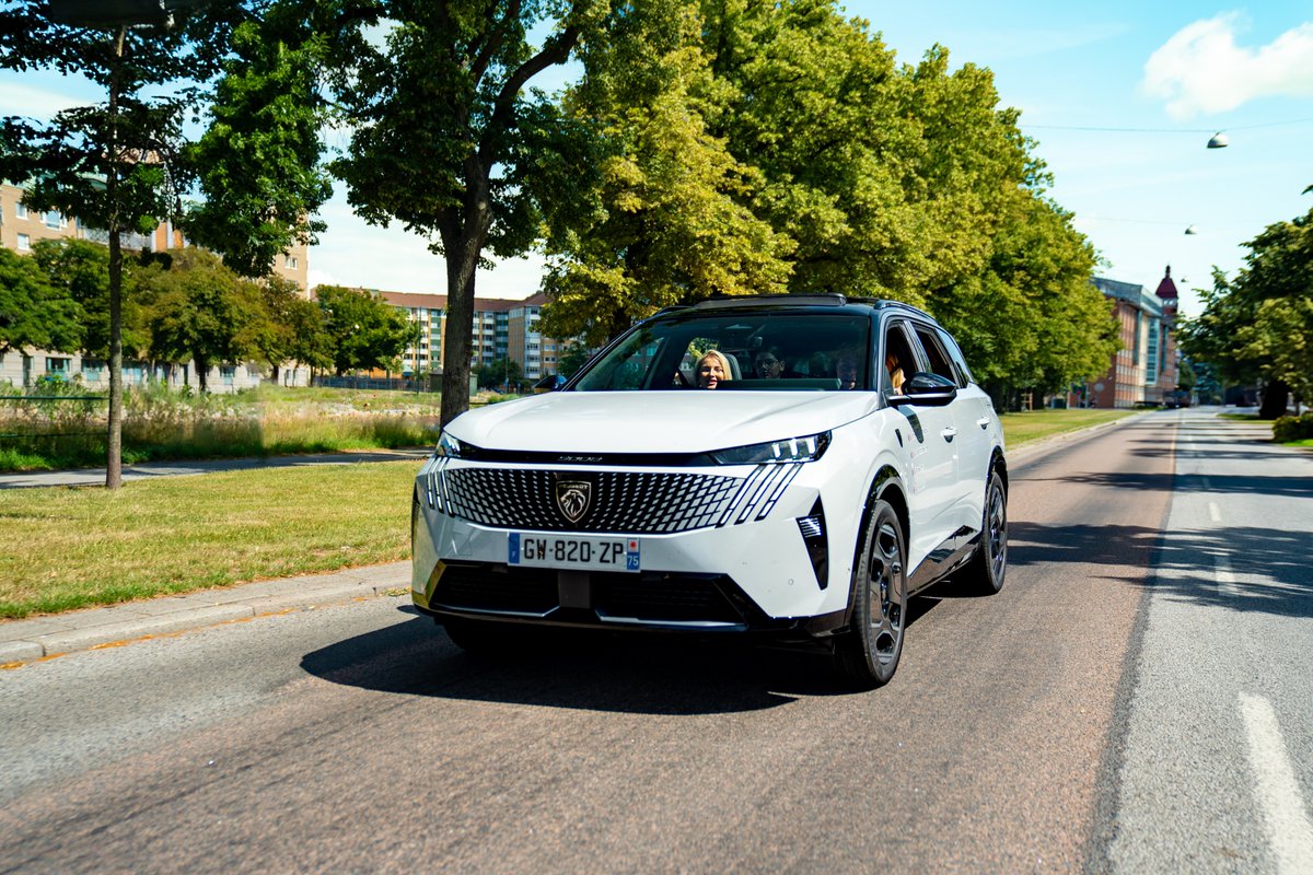 Peugeot France tweet media