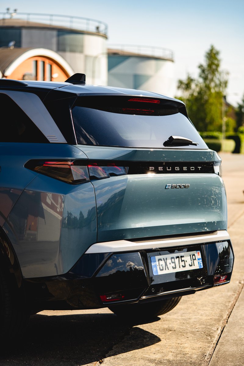 Peugeot France tweet media