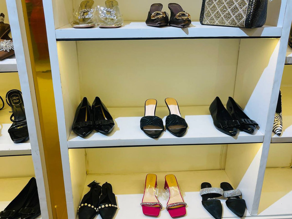 Sharersmarket's tweet photo. Treat yourself to the finer things in life with our luxurious footwear 🛒🛍️

📍Visit Shares today at Pinnacle Mall, Loveworld City, Asese, Ogun State.

📞 For inquiries, Call +23489062085
#sharers #makeupstudio #beautytreat #booknow https://t.co/81uzTQv09f