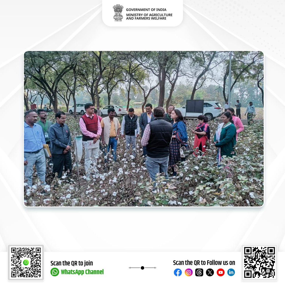 AgriGoI's tweet photo. At CICR Nagpur, Smt. Shubha Thakur, Additional Secretary, DA&FW, interacted with progressive cotton farmers to discuss challenges and highlight government schemes and initiatives supporting innovation and growth in the cotton sector. 

#agrigoi #Nationalfarmersday #KisanDiwas #EmpoweringFarmers #Agriculture #समृद्ध_किसान #Cotton #AtmanirbharBharat