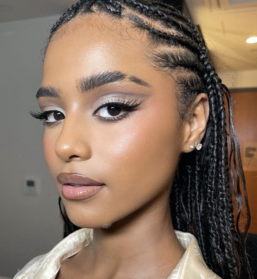 NO MAKEUP                        MAKEUP