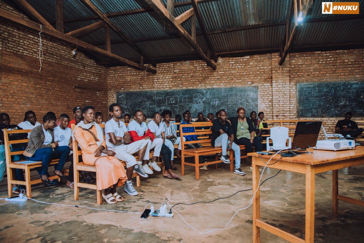 🙌 Uwimana Ange Nadège, conseillère de l'administrateur de la commune #Ngozi chargée des questions sociales, encourage les jeunes à profiter de ces vidéos pédagogiques pour mieux gérer leurs projets et accompagner leurs pairs.

#Burundi #NUKU