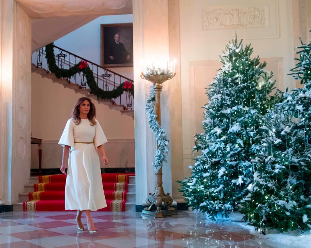 missfcr's tweet photo. We can’t wait until next Christmas when our favorite FLOTUS is back in the White House decking the halls! 

@CROleMiss @HailStateGOP @MSGOP 

#Mississippi #Republicans #MSGOP #BestPartyOnCampus #FLOTUS #WhiteHouse #Christmas https://t.co/RydZoBVO5c