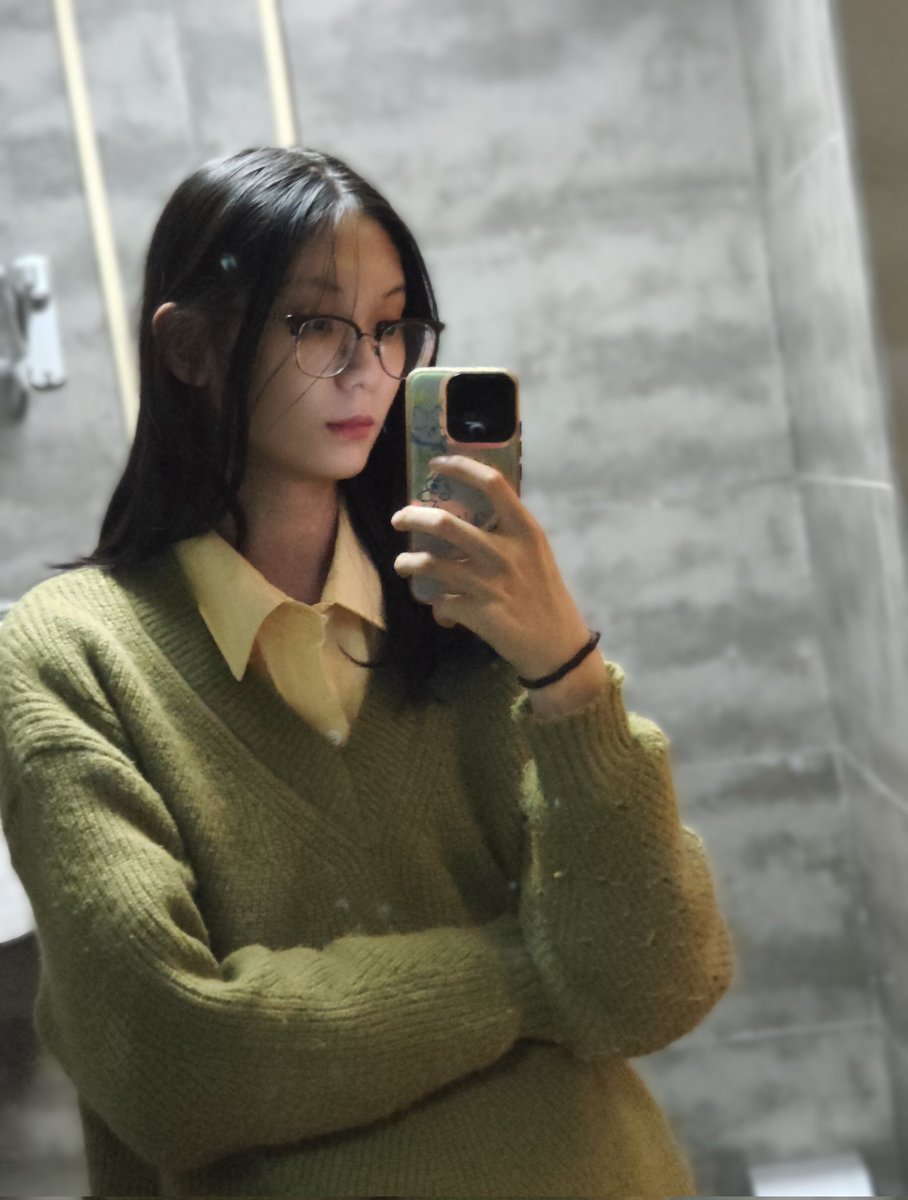 xiaoxv0's tweet photo. 怎么会一股姬味，说好的甜妹风呢😭
#男娘 https://t.co/24ROe7aJqp