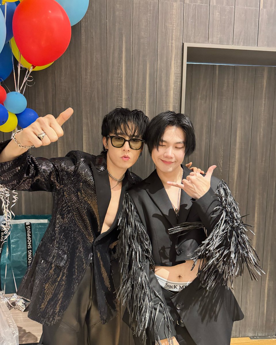 Trend4Biu's tweet photo. [23122024]

IG P’wave update💙(1)

At last your dream come true! So happy for u bro! You did a great job! So so so proud of you! 💙💙💙

“The Gleam Concert” by @JakeB4rever

BUILD SHINE ON STAGE 
#CanYouGleamTonight
@JakeB4rever #BuildJakapan
#Beyourluve https://t.co/z6P0mm9hep