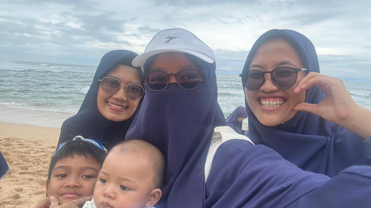 WaatsnN's tweet photo. Rihlah bersama yayasan taruna alquran putri 
G ada banyak foto soalnya udah sibuk jalan²
#drini 
#gunungkidul https://t.co/sGqIVmr9Qc
