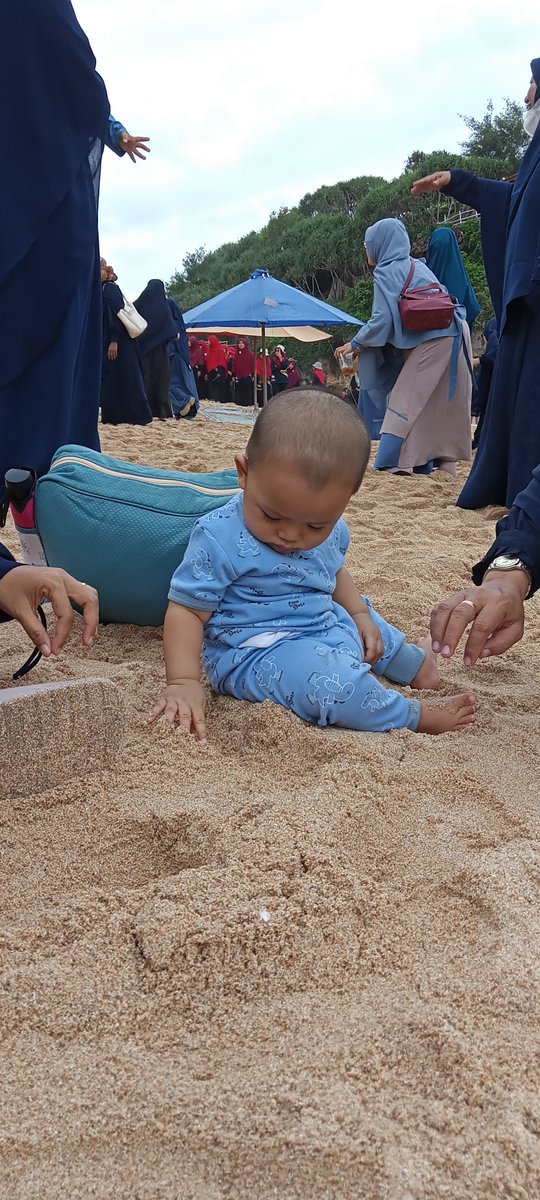 WaatsnN's tweet photo. Rihlah bersama yayasan taruna alquran putri 
G ada banyak foto soalnya udah sibuk jalan²
#drini 
#gunungkidul https://t.co/sGqIVmr9Qc