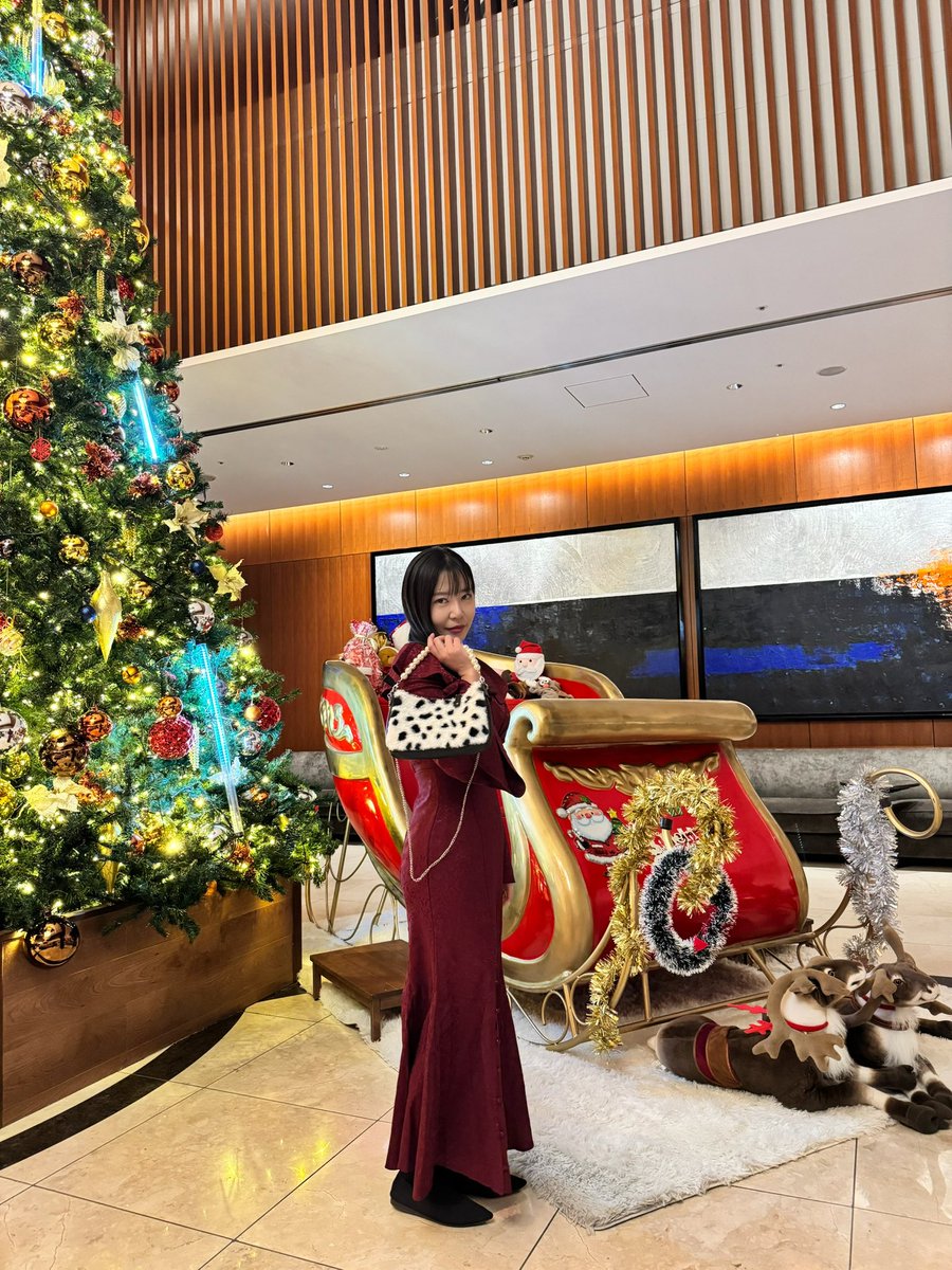 SakuraEofficial's tweet photo. 和風から一気に変わって...

メリークリスマス🎄 https://t.co/QztjynwDjC