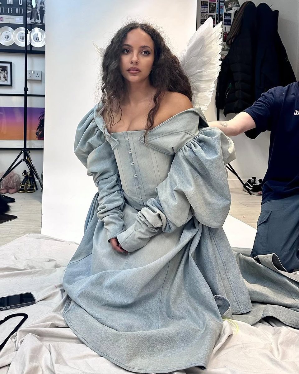 jadethirlwall's tweet photo. fittings of 24 https://t.co/ENQ9mRaBJ3