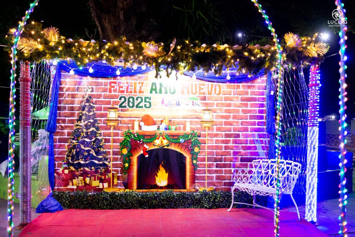 🔰 Así de Bello y colorido luce la Ciudad Creativa de Nagarote. 😍
#Nicaragua 
#NavidadLuzyVerdad