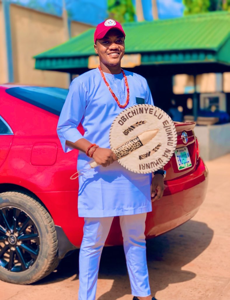 Obichinyelu Enugwu-Ukwu na Umunri. 
Agunachuenyi Igbo nile