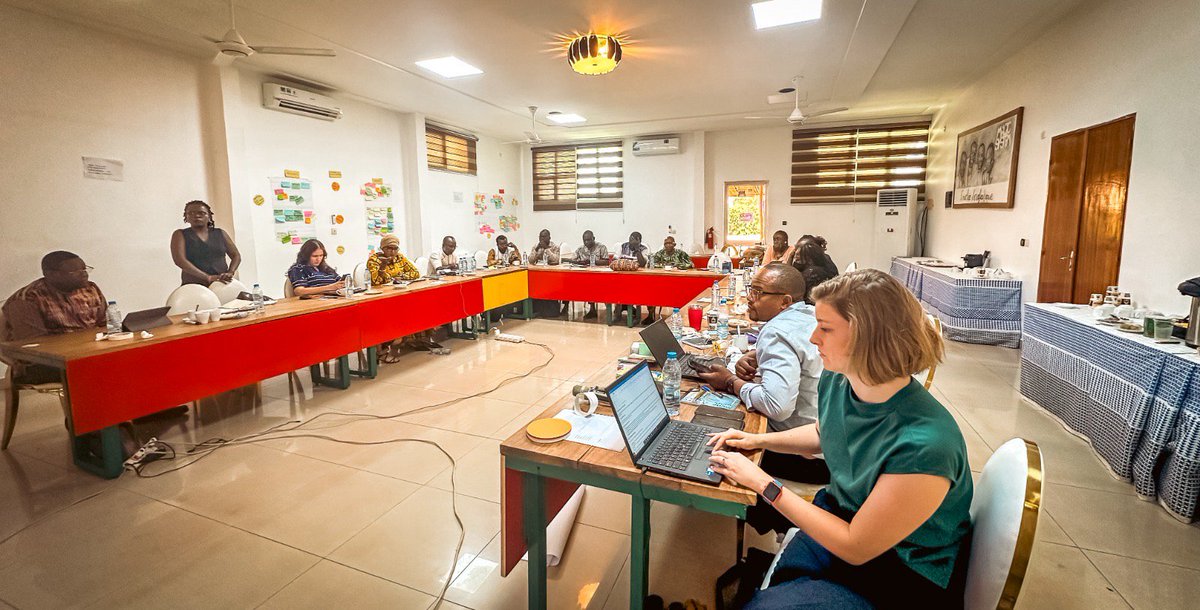 UN_OROLSI's tweet photo. #JCSC Rule of Law Officer Gisèle Samvura concludes a 6-week deployment to @PNUD_BFA where she facilitated wide consultations with national and international stakeholders for @UN Rule of Law programming after 2025.
This deployment was funded by @GermanyDiplo
#ROL for Peace. https://t.co/YTFEFjyen1