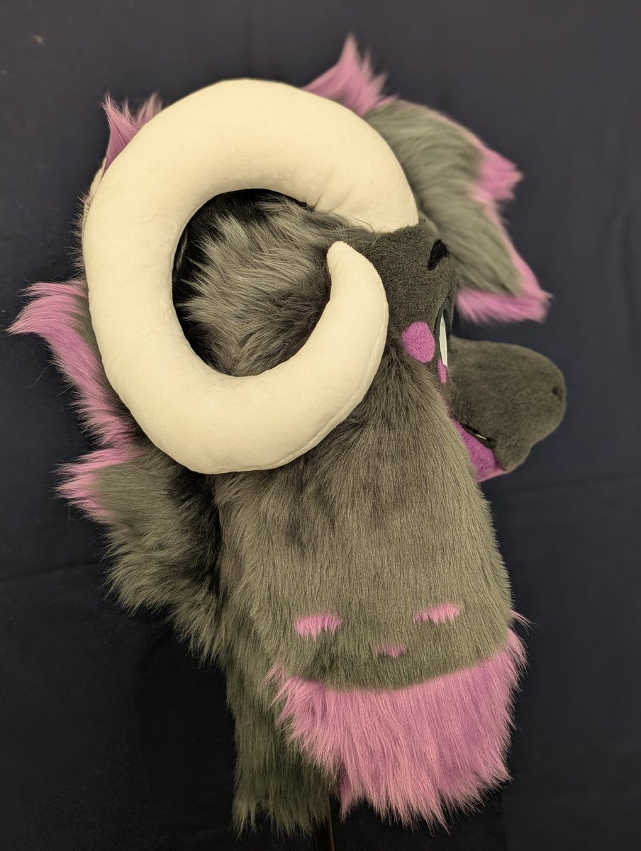 nyaamiou's tweet photo. ✨New creation in progress for @nasso4991 🐉🐐 ✨ 

Our last commission for 2024 🎄

#fursuitmaker #furry #fursuit https://t.co/LKp5Cojf4H