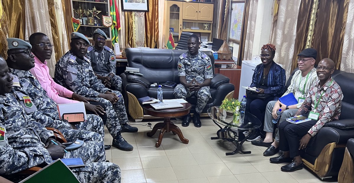 UN_OROLSI's tweet photo. #JCSC Rule of Law Officer Gisèle Samvura concludes a 6-week deployment to @PNUD_BFA where she facilitated wide consultations with national and international stakeholders for @UN Rule of Law programming after 2025.
This deployment was funded by @GermanyDiplo
#ROL for Peace. https://t.co/YTFEFjyen1