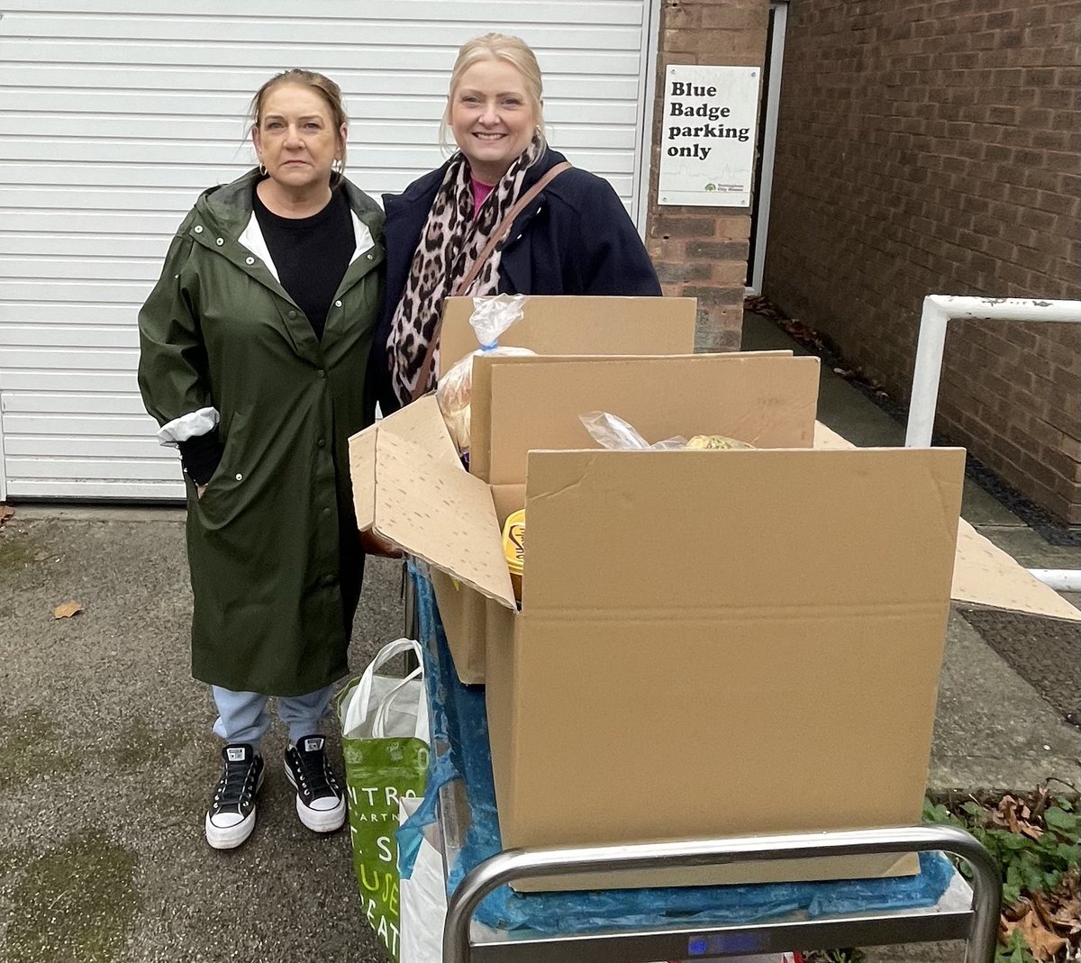 We were very kindly gifted extra hampers so have passed these  to <a href="/AdviceStAnns/">St Anns Advice Centr</a> so they are able to distribute to those most in need, sharing is caring 🩷 #helpingothers