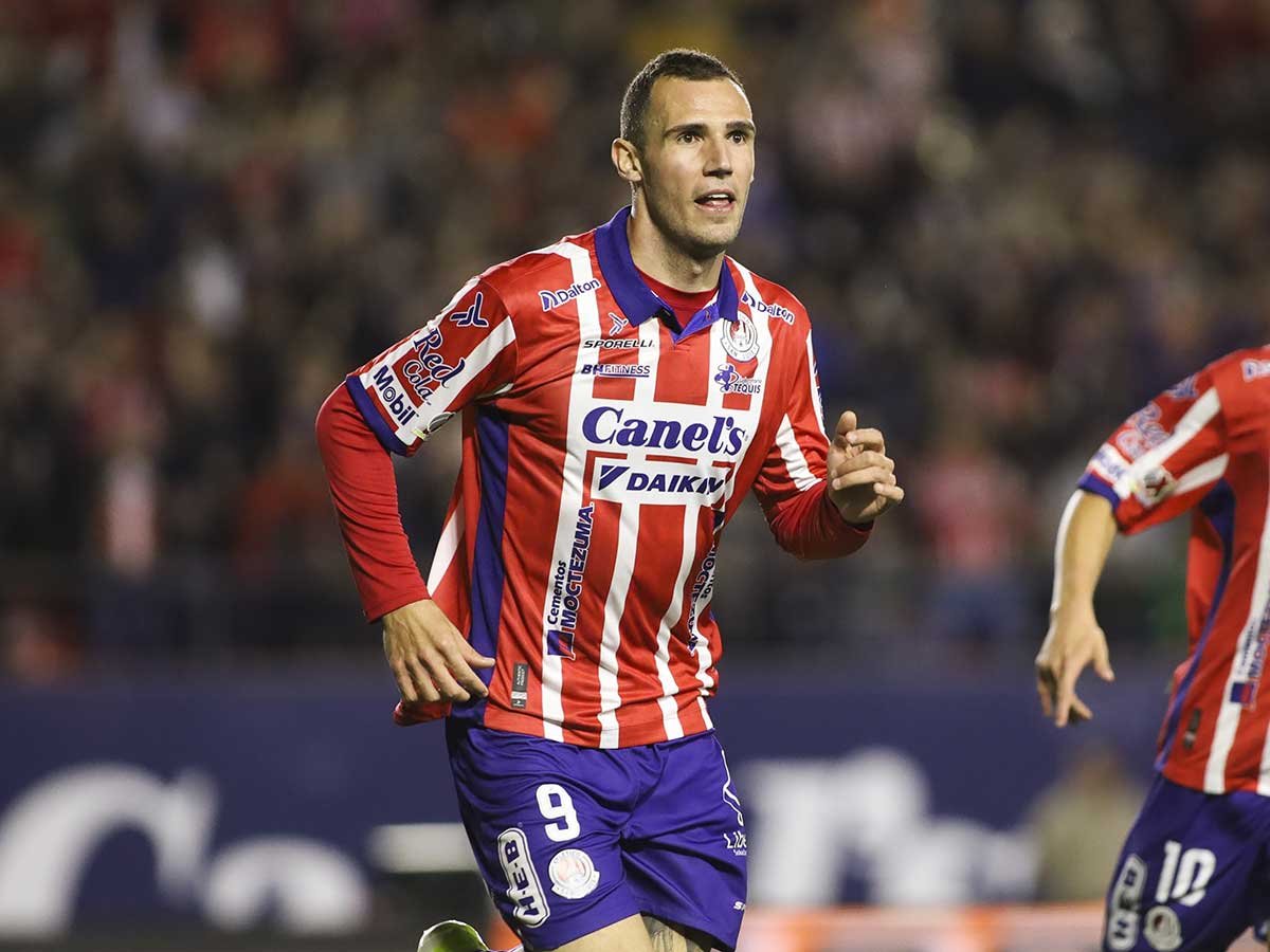 statiskicks's tweet photo. Jugadores con mayor definición de cara al arco durante todo el 2024 en Liga MX:

1. H. Martín
2. L. Bonatini
3. J. Angulo
4. J. Zúñiga
5. J. Gallardo
6. Paulinho
7. B. Vázquez
8. Alán Bautista
9. S. Salles-Lamonge
10. M. Flores

Al menos 5 goles anotados sin contar penaltis. https://t.co/QA4UbB2Lu8
