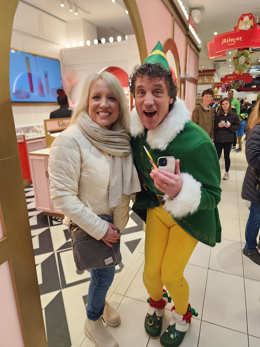 ktmiers's tweet photo. @MorningMashUp Heard you saw 3 Buddy the Elfs in Central Park. I saw one in @FAOSchwarz #buddyismyfavorite #rockefellercenter https://t.co/47cxW4vobo