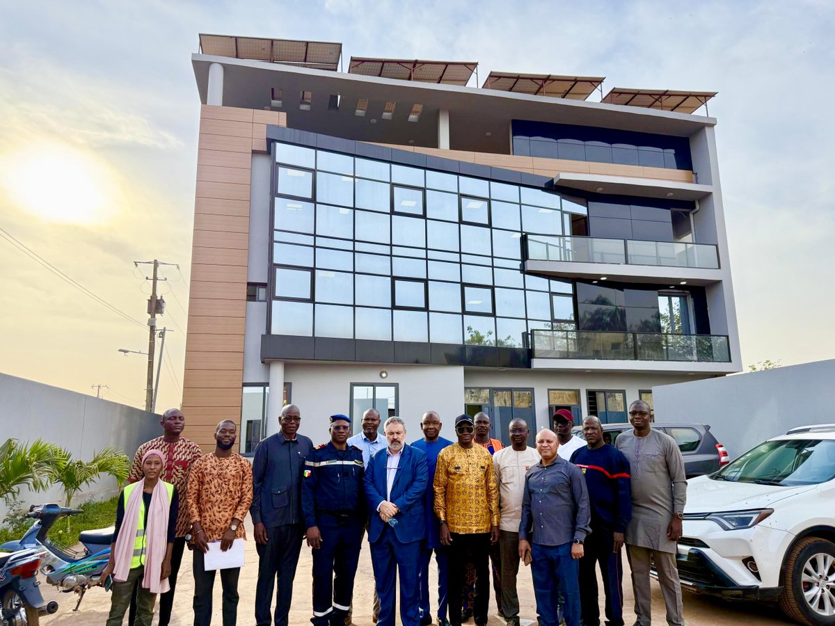 HydrometMali's tweet image. Visite de terrain avec les responsables de la Banque mondiale en mission au Mali pour découvrir de près certaines des réalisations du projet HYDROMET-Mali

#Hydromet #Mali #Résilience #Climatique