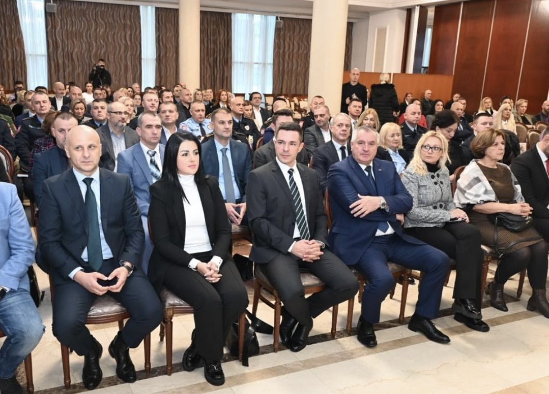bukejlovic_m's tweet photo. https://t.co/aCTVRC4tSV https://t.co/8ynVgQWudY