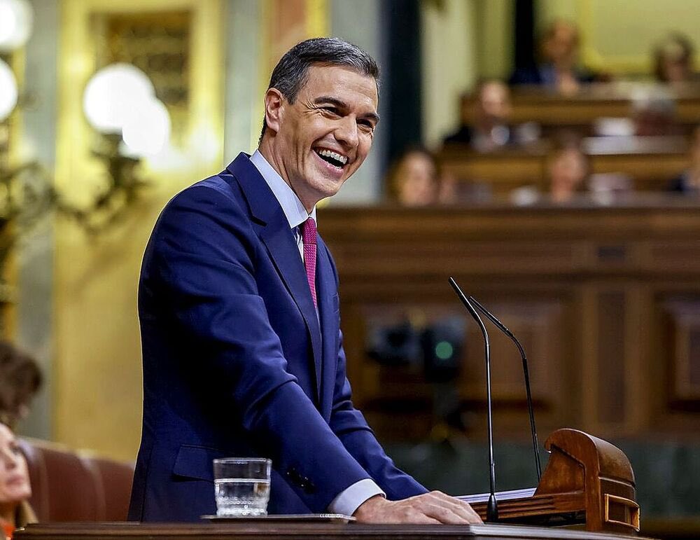 🔴 Si tuvieras que elegir un castigo para este HDLGP que tenemos de presidente:

A) Cadena perpetua 

B) Destierro de España para siempre 

C) Si lo digo me cierran la cuenta