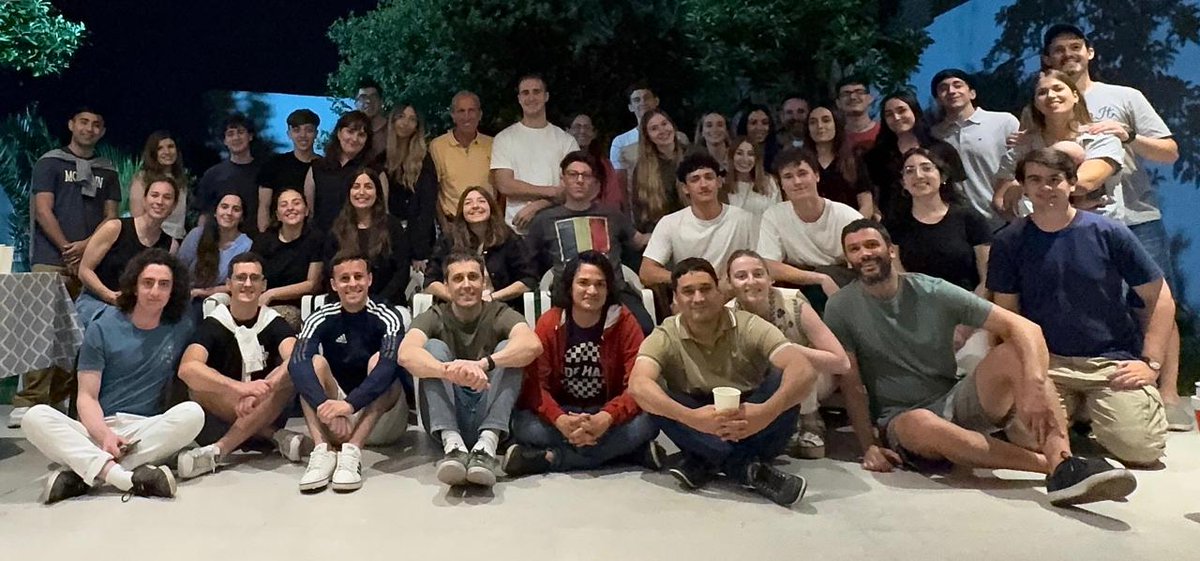 Despedimos el año con entusiasmo por lo que viene.
Gracias por el trabajo y compromiso.
Les deseamos unas Felices Fiestas.
Seguimos <a href="/CEFIPunlp/">Centro de Estudios en Finanzas Públicas</a>