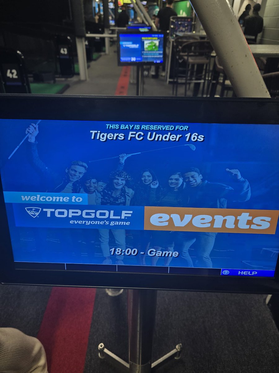 WayneTJFCCoach's tweet photo. Brilliant evening with the boys and girls for our Christmas party at Topgolf.
Merry Christmas everyone 🎄🎅🏻🎁☃️ https://t.co/NLR35u7LWl