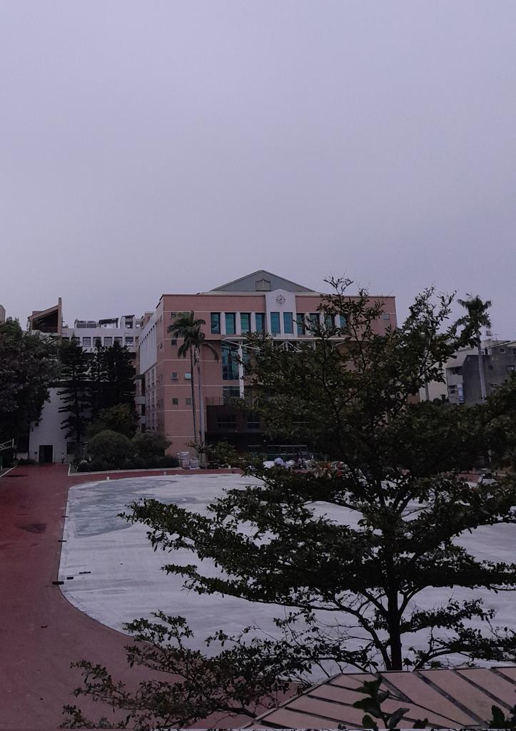 roswithaaa's tweet photo. D-26 今日はとても寒くて雨も降っている🤧🌧 https://t.co/tSqtihWHMz