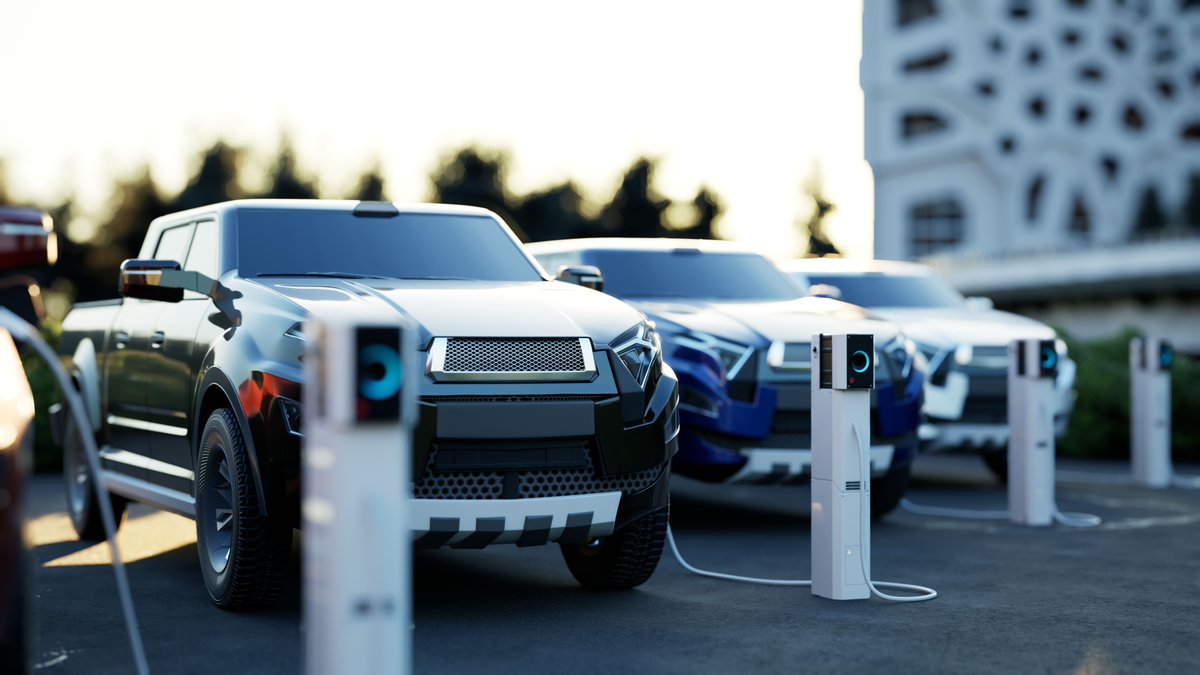 NatLabRockies's tweet photo. A #NRELMobility report shares research about how #EV fleets can both provide transportation & power essential facilities during electrical outages, increasing resiliency & reliability of supporting critical loads at a lower cost than comparable options. https://t.co/MCju0uaWON https://t.co/H3Z2Cp0RlM