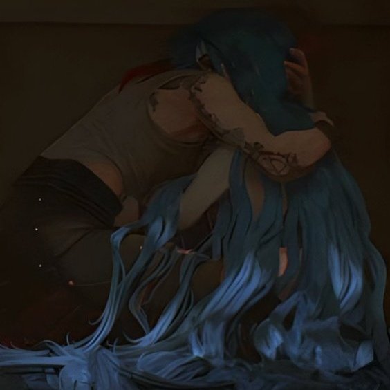 the way vi holds the back of jinx's head as she hugs her 😭