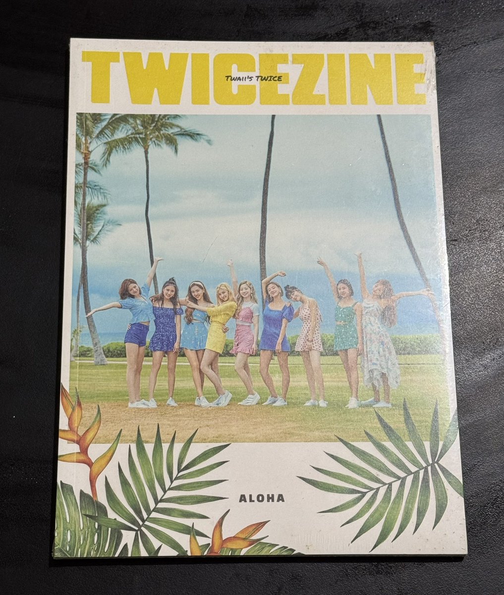 banilla_id's tweet photo. #BANILLAGIVEAWAY
Mau bagi-bagi album + official magazine TWICE

RT &amp; LIKE postingan ini dan reply tag 2 temen kamu dengan hashtag #TolakKenaikanPPN12Persen #PPNMemperkayaOligarki 😃 https://t.co/Xu6YDTbV9U