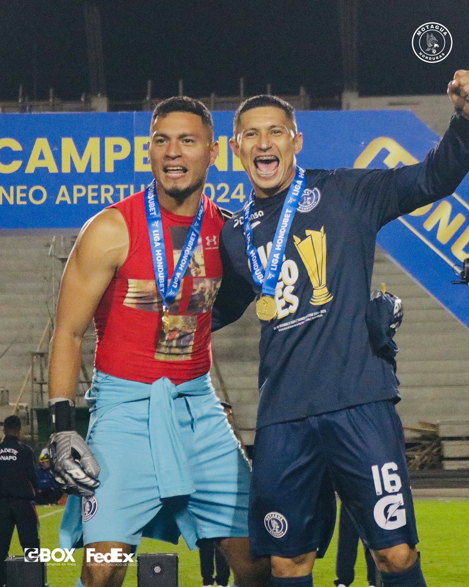 MOTAGUAcom's tweet photo. Hombres con #IdentidadAzul 🔵
7 títulos de campeón para cada uno, iconos.
#19VecesCampeón 🏆🦅 https://t.co/WP6JxQCEqJ