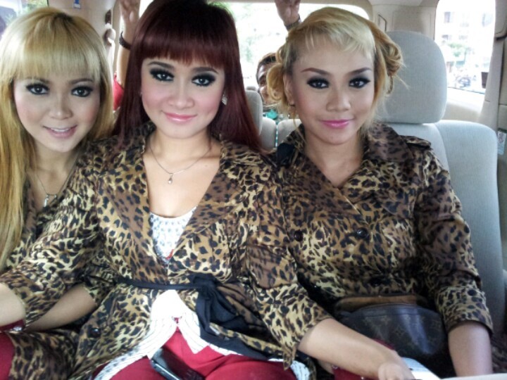 dika tweet media
